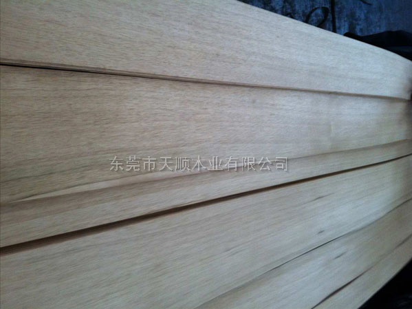 白胡桃直紋木皮 白胡桃 木皮 山紋木皮 直紋木皮 天然木皮 球紋 高檔木皮 排骨影 方塊影 碎影 木皮價格 山紋 直紋 樹榴